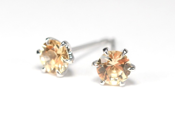 ピアス